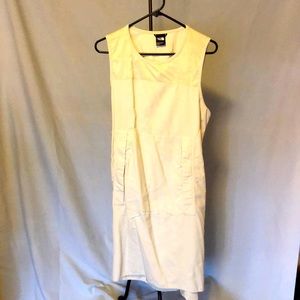 NWOT North Face dress with draw string waist and kangaroo pocket.
